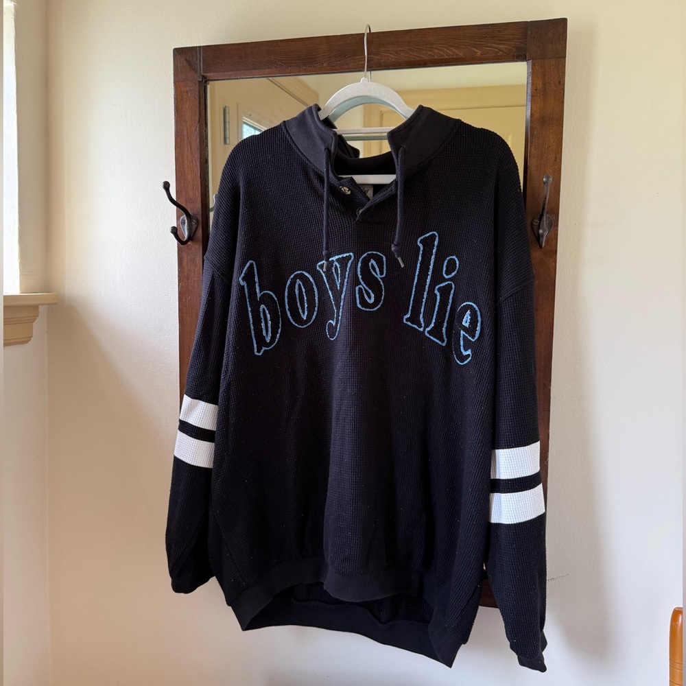 Boys Lie Black Pull Over